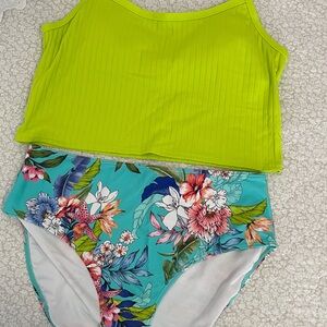 NWOT. VENUS Bikini